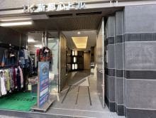 オフィスビル出入口