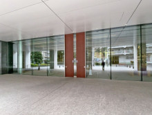 オフィスビル出入口