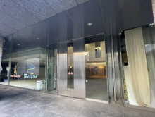 オフィスビル出入口