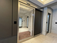 オフィスビル出入口