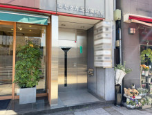 オフィスビル出入口