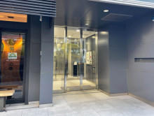 オフィスビル出入口