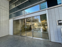 オフィスビル出入口