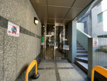 オフィスビル出入口