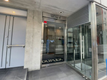 オフィスビル出入口