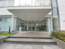 オフィスビル出入口