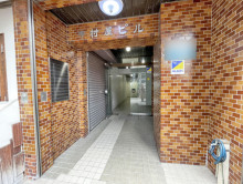 オフィスビル出入口