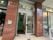 オフィスビル出入口