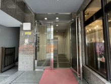 オフィスビル出入口