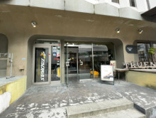 オフィスビル出入口