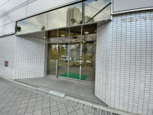 オフィスビル出入口