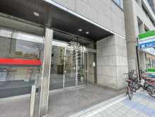 オフィスビル出入口