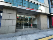 オフィスビル出入口