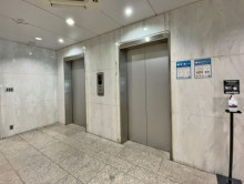 エレベーター（2基）