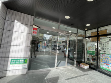 オフィスビル出入口