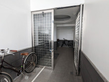 オフィスビル出入口