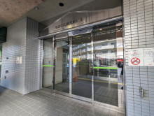 オフィスビル出入口