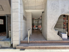 オフィスビル出入口