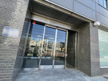 オフィスビル出入口