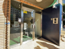 オフィスビル出入口