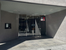 オフィスビル出入口