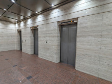 エレベーター(3基)