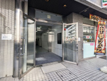 オフィスビル出入口