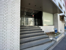 オフィスビル出入口