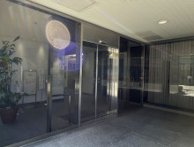 オフィスビル出入口