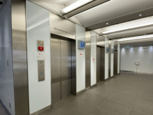 エレベーター(3基)