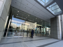 オフィスビル出入口