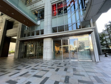 オフィスビル出入口