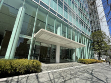 オフィスビル出入口