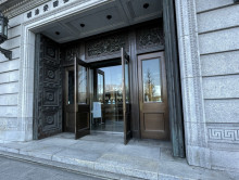 オフィスビル出入口