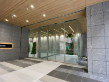 オフィスビル出入口