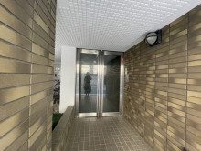 オフィスビル出入口