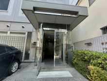 オフィスビル出入口