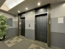 エレベーター（2基）