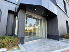 オフィスビル出入口