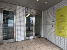 オフィスビル出入口