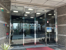 オフィスビル出入口