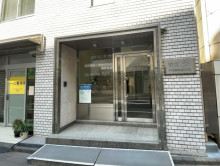 オフィスビル出入口