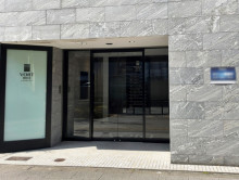 オフィスビル出入口