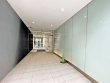 オフィスビル出入口