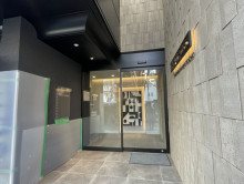 オフィスビル出入口