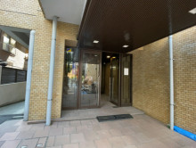 オフィスビル出入口