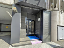 オフィスビル出入口