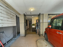 オフィスビル出入口