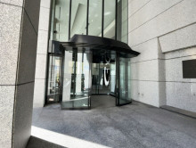 オフィスビル出入口