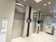 エレベーター(3基)